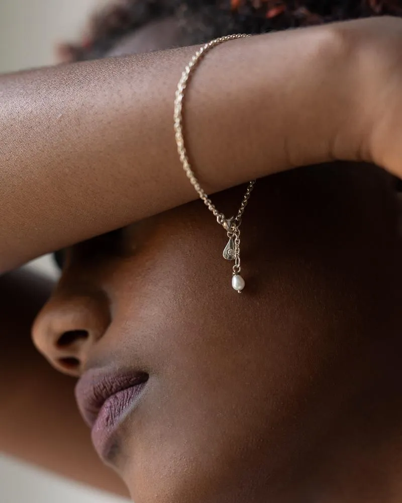 Drop Bracelet in Sterling Silver with lab grown Diamond & Pearl