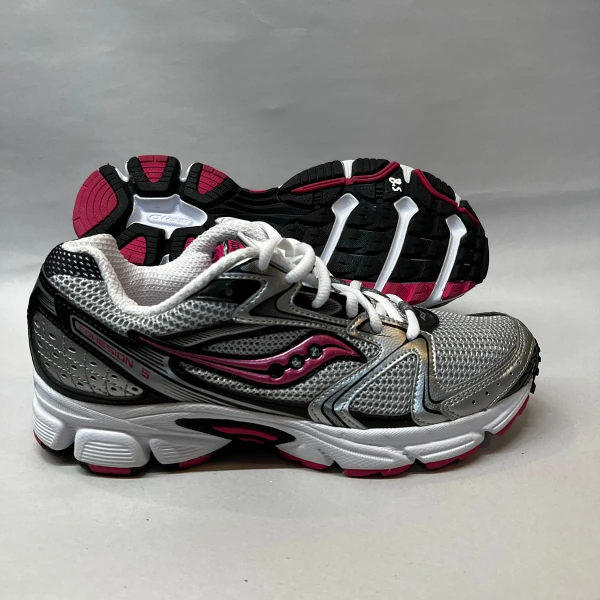 Saucony •Cohesion 5• Running Shoe • Silver/Black/Pink - Preowned