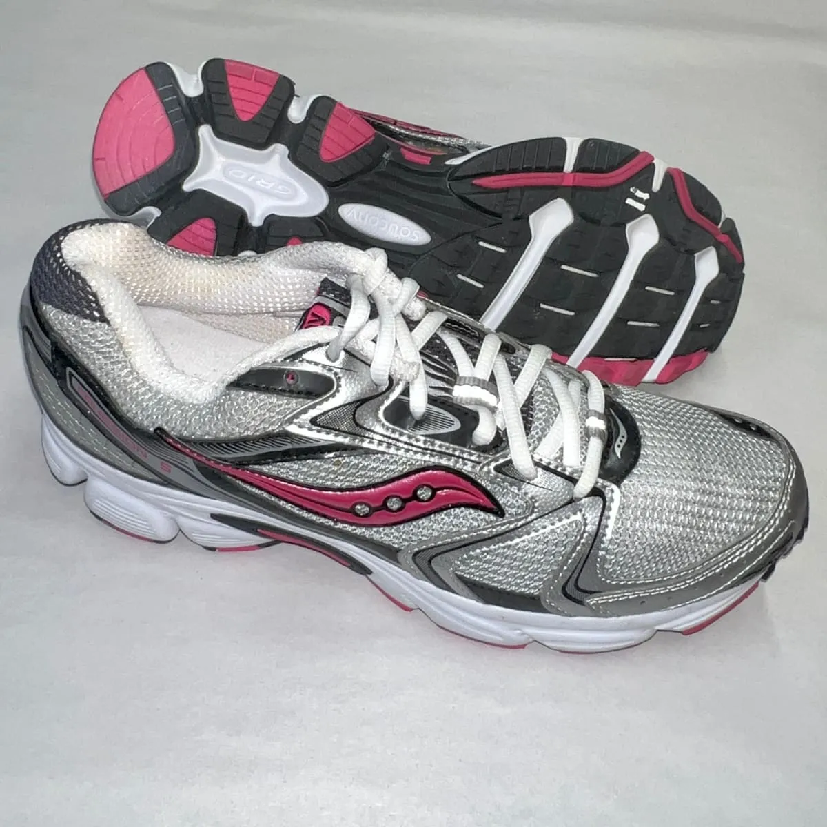 Saucony •Cohesion 5• Running Shoe • Silver/Black/Pink - Preowned